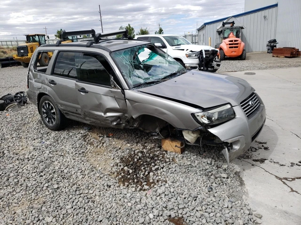 Manija de puerta interior usada se adapta a: Subaru Forester 2006 grado A Foto 4 de 4