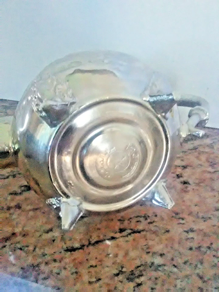 Tetera marroquí árabe islámica en relieve de metal plateado vintage Oriente Medio Foto 4 de 4