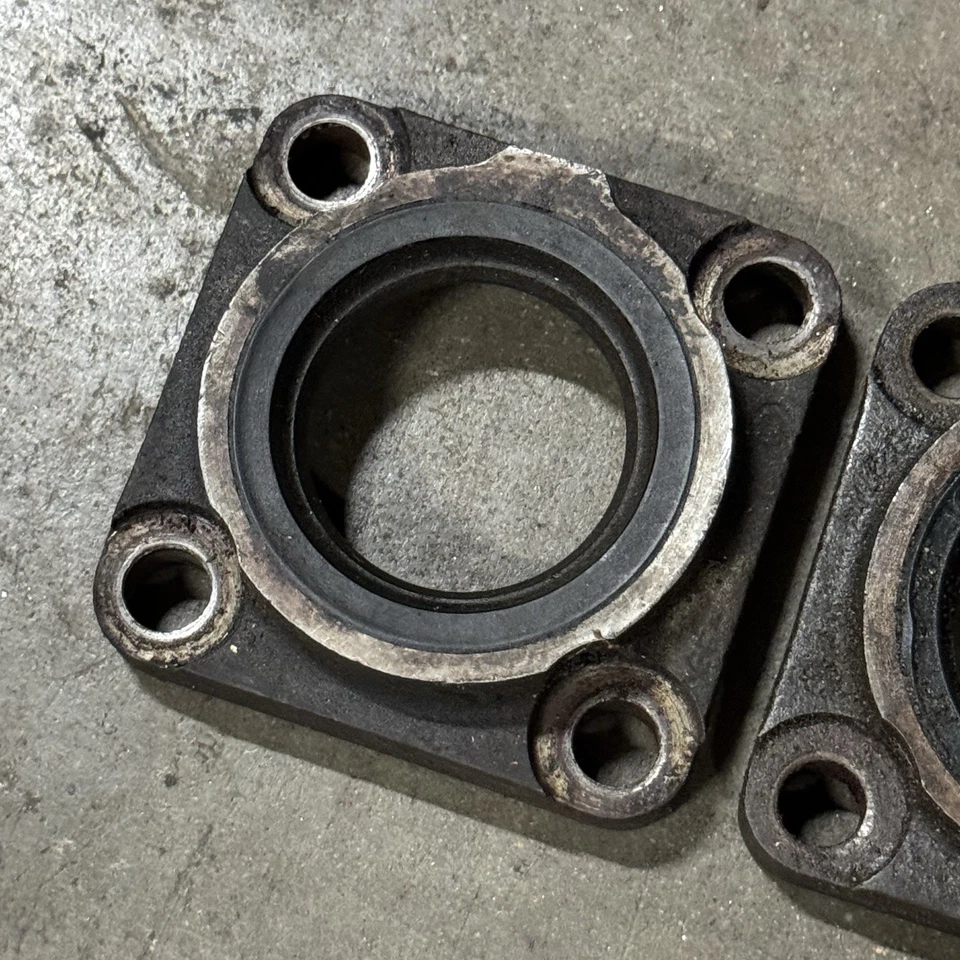 Par de carcasas de cojinete de eje Porsche 356 A B Pre-A cubierta de tubo serie Foto 2 de 4