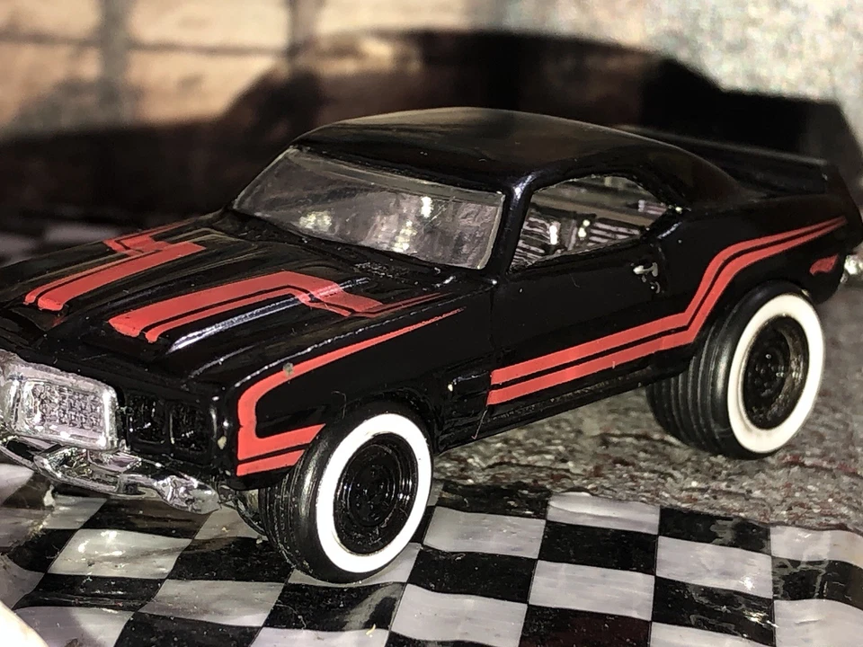 Hotwheels 1:64 Suelto 1969 Fire Bird T/A Custom HotRod Whitewalls Real Riders Foto 2 de 4