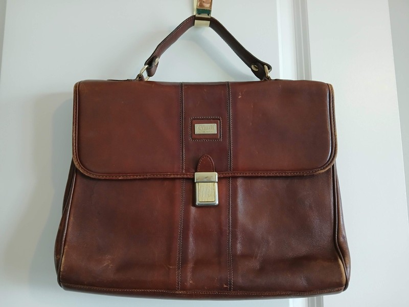 UNISEX VINTAGE GIUDI ITALIAN MADE BROWN LEATHER BRIEFCASE / MESSENGER BAG