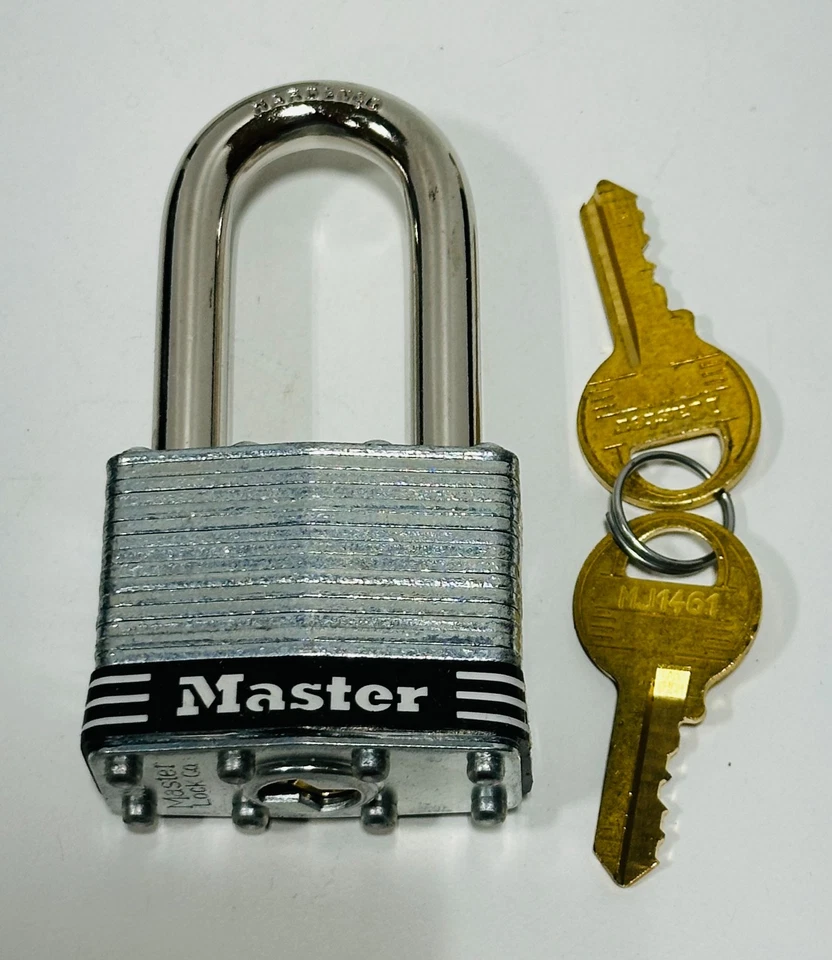 Master Lock Commercial Security Padlocks ASTMF883~ 2" Shackle 2 Keys lot of 4 - Image 2 of 4