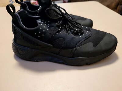 nike huarache utility triple black