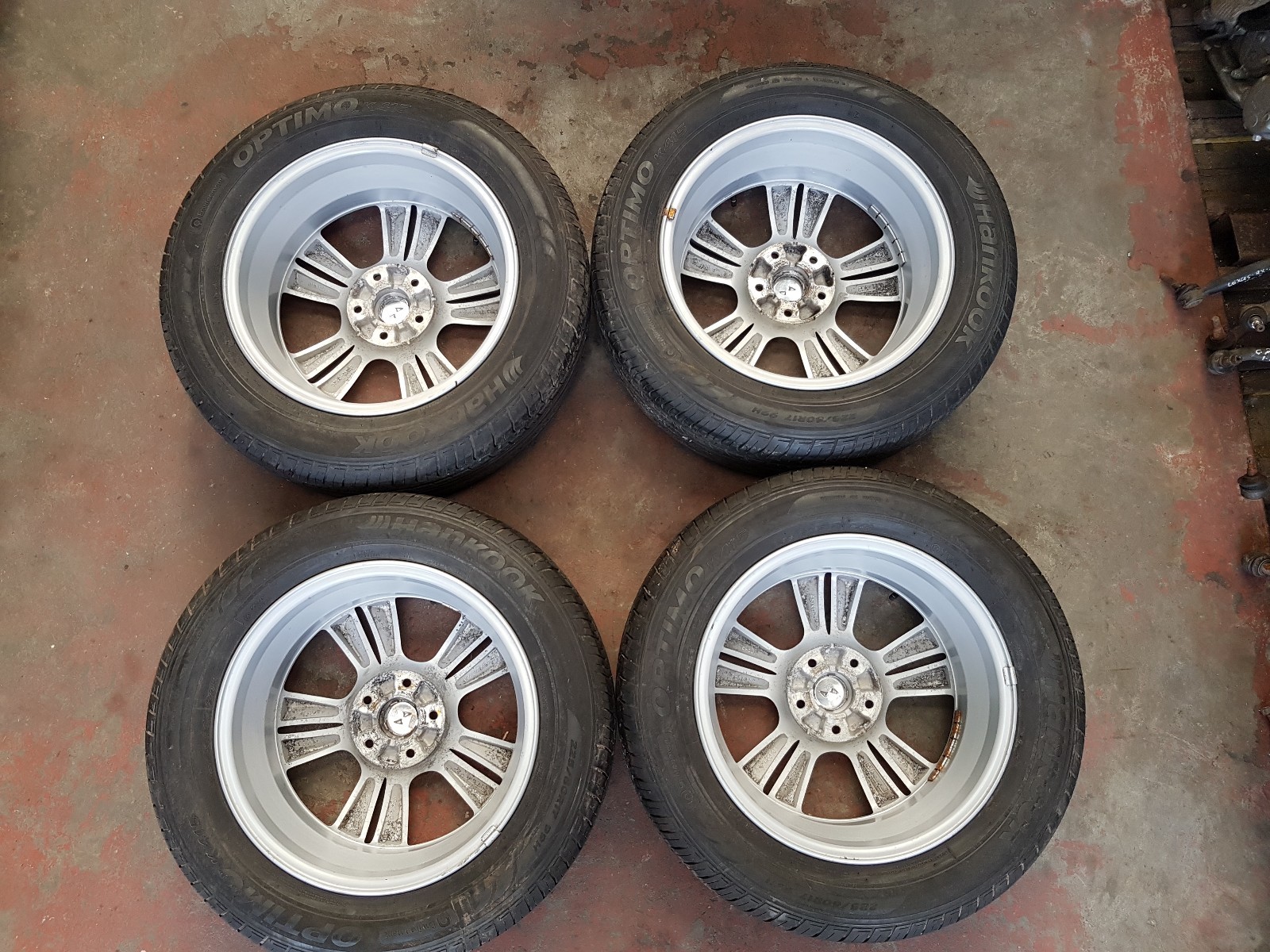HYUNDAI IX35 2013 SET OF 17" ALLOY WHEELS WITH HANKOOK TYRES 52910
