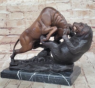Hot Cast Detailed Bull Attacking Bear Bronze Masterpiece Classic Artwork Decor