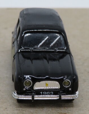 Miniatures Renault 4L Jogging Et 4L La Poste Universal Hobbies à L'échelle 1:87