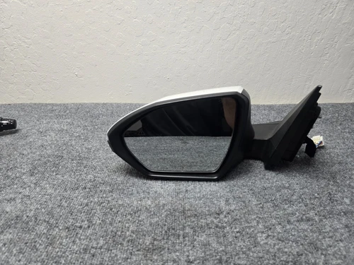HYUNDAI TUCSON 22-25 SIDE DOOR MIRROR LEFT DRIVER BLIND SPOT WHITE OEM