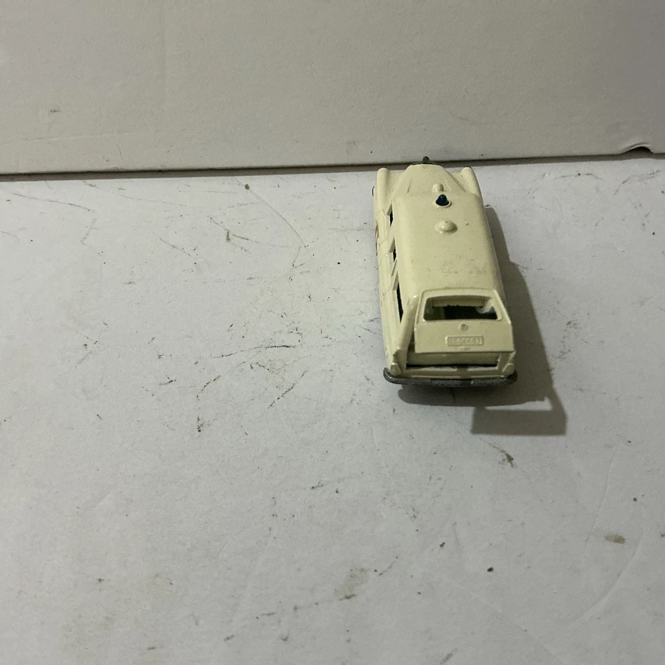 老式火柴盒系列 #3 白色梅赛德斯奔驰救护车莱斯尼英国制造 — 第 4/4 张图片