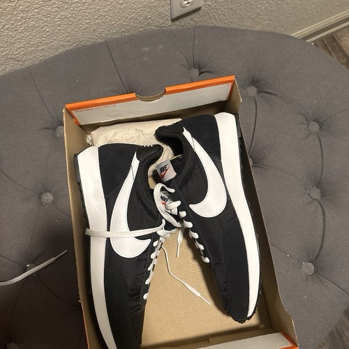 Nike Men's Black/White Low Top Lace-Up Athletic Sneakers New with Box