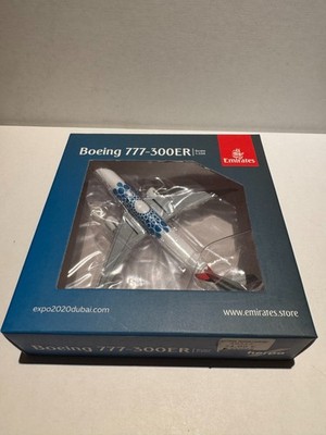 Herpa 1:500 Emirates Boeing 777-300ER Dubai Expo - A6-EPK ''Mobility'' - OVP/NEU