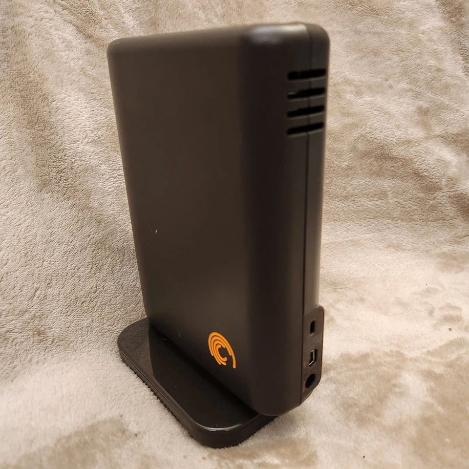 Seagate FreeAgent Desktop 750 GB External Hard Drive 9NK2A6-510 w/ Power Supply - Image 4 of 4