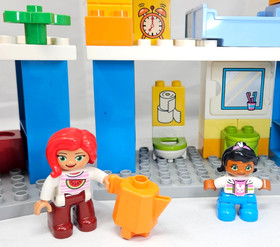 Lego Duplo 10835 - My Town Family House - COMPLETE w/ Manual