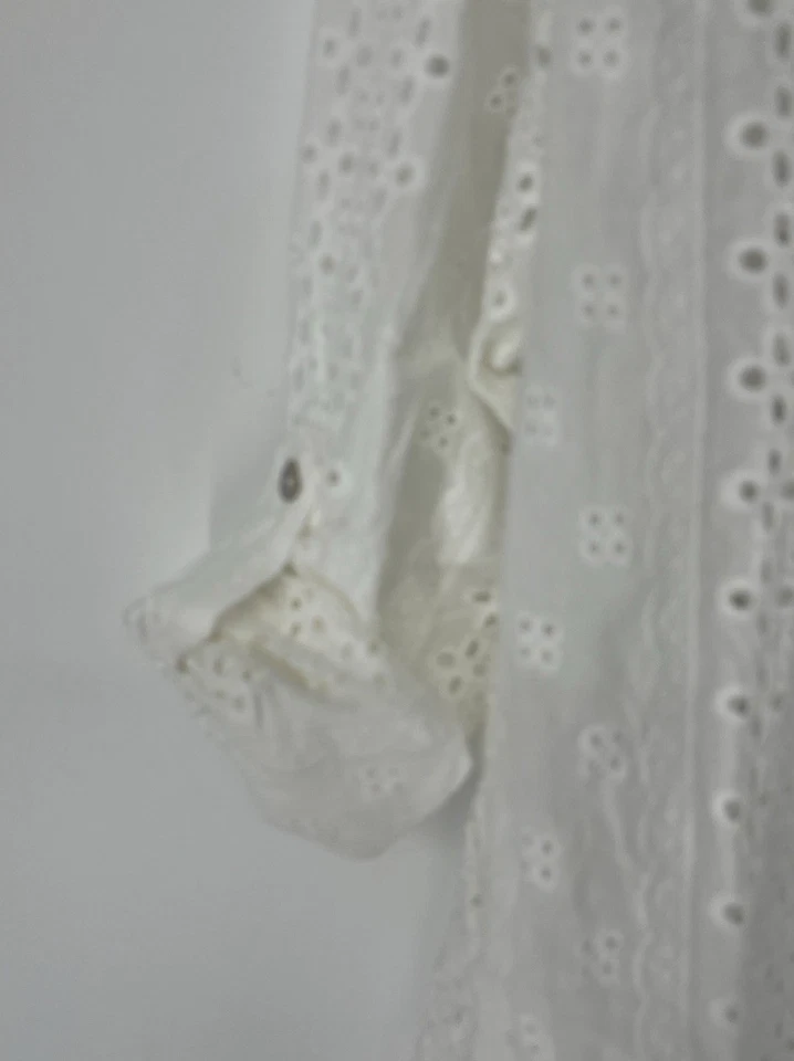 La Blanca NWT White Eyelet womes swim cover up medium Long Sleeve Button Down - Image 2 of 4