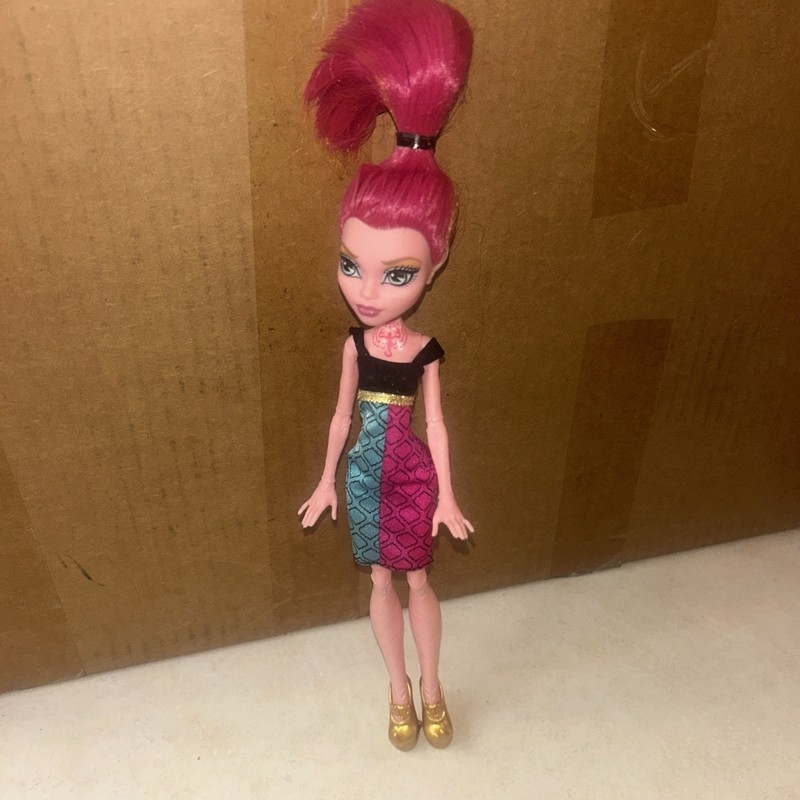 Monster High Gigi Grant Basic 11” Girl Doll Daughter Of The Genie