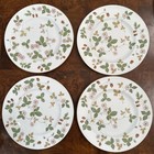 SET OF 4 WEDGWOOD BONE CHINA WILD STRAWBERRY 10-3/4" DINNER PLATES