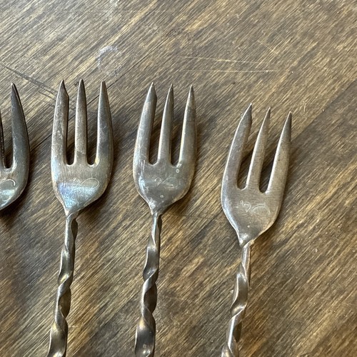 6 ANTQ WHITING TWIST COCKTAIL SEAFOOD FORKS EX-COND. - Picture 3 of 5