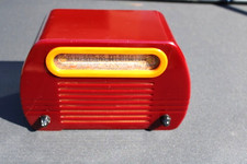 RADIO TUBO ANTIGUO VINTAGE AÑOS 40 ART DECO GRANATE Y AMARILLO FADA CATALIN BAQUELITA