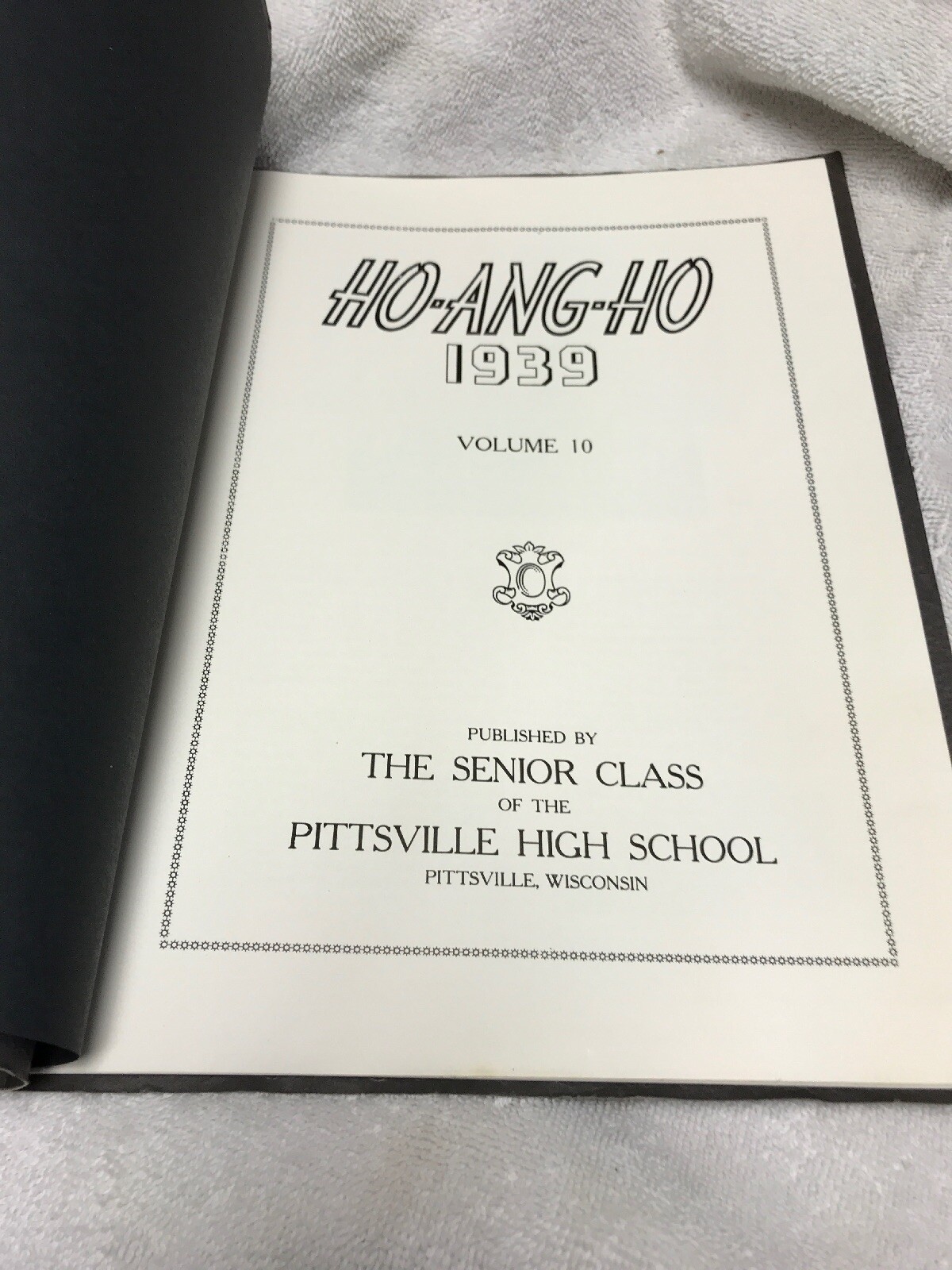 Pittsville WI Pittsville High School yearbook 1939 Wisconsin.HoAngHo