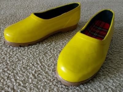 clog rain boots