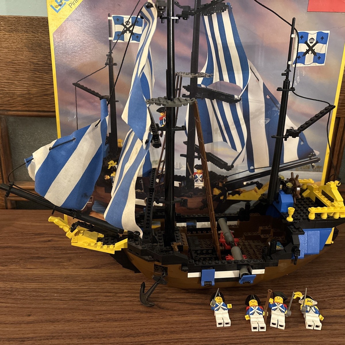 LEGO Pirates 6274 Caribbean Clipper Complete with Instructions