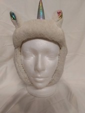 Gorro de unicornio hecho para jugar con correa para la barbilla para niñas y mujeres de piel sintética