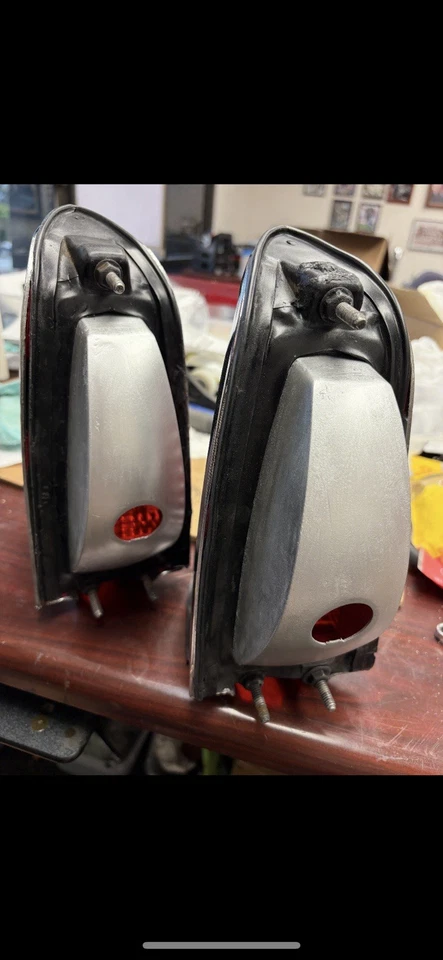 Lincoln Continental 1965 conjunto de luces traseras par Foto 4 de 4