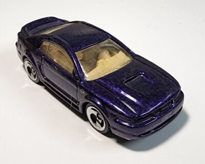 Hot Wheels 1/64 Ford Mustang Mach 1 #112 Mainline 2001 - Modèle Gris, Neuf Sous Blister