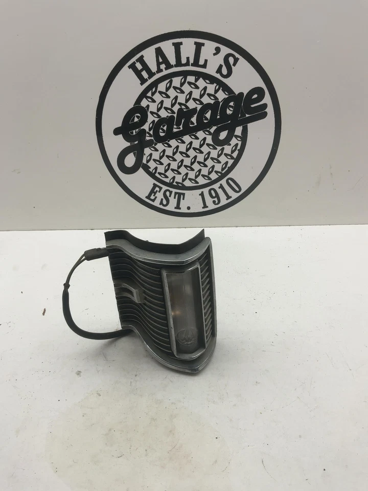 Chrysler Imperial 1969 OEM pasajero delantero derecho luz de estacionamiento luz de giro lámpara Foto 2 de 4