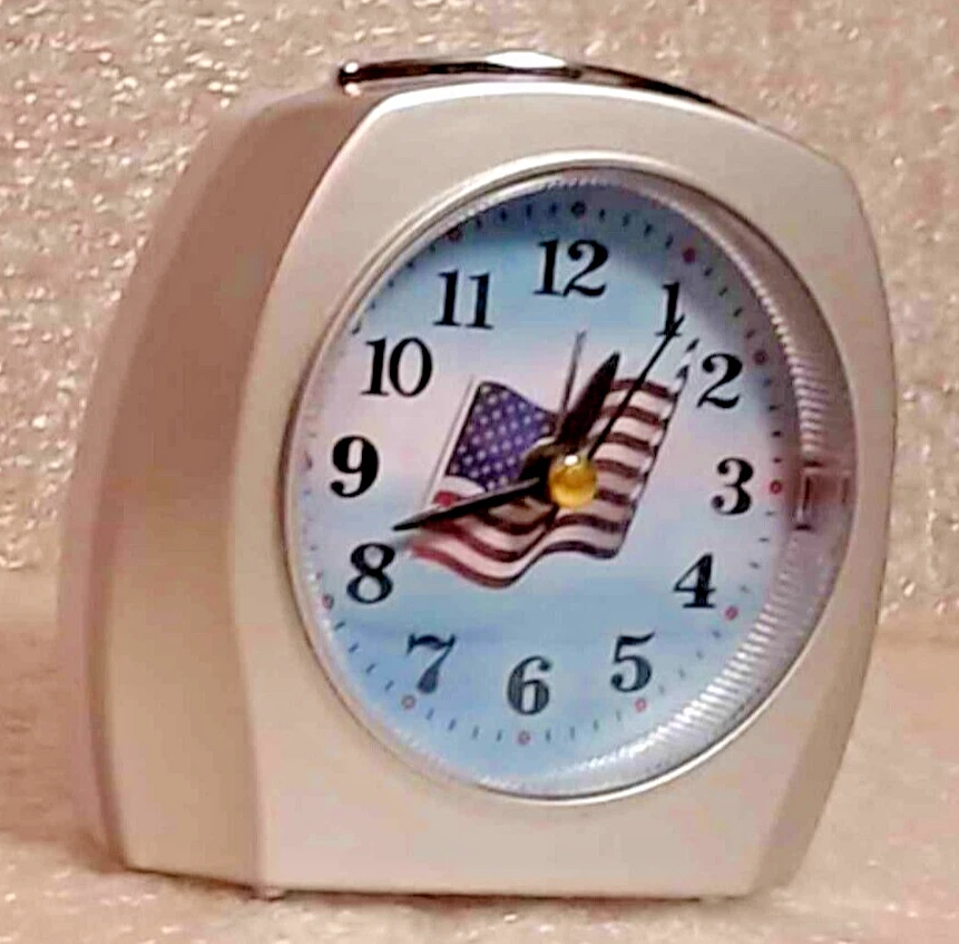 American flag alarm clock Quartz with alarm tested Runs - Image 2 of 4