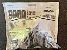 Moldex Assembled Half Mask Kit  8102 -Medium- w/ #8100 Cartridges - Sealed- 1/26