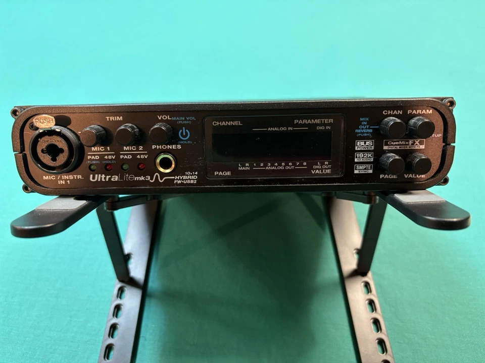 Motu Ultralite Mk3 Hybrid - Immagine 2 di 4