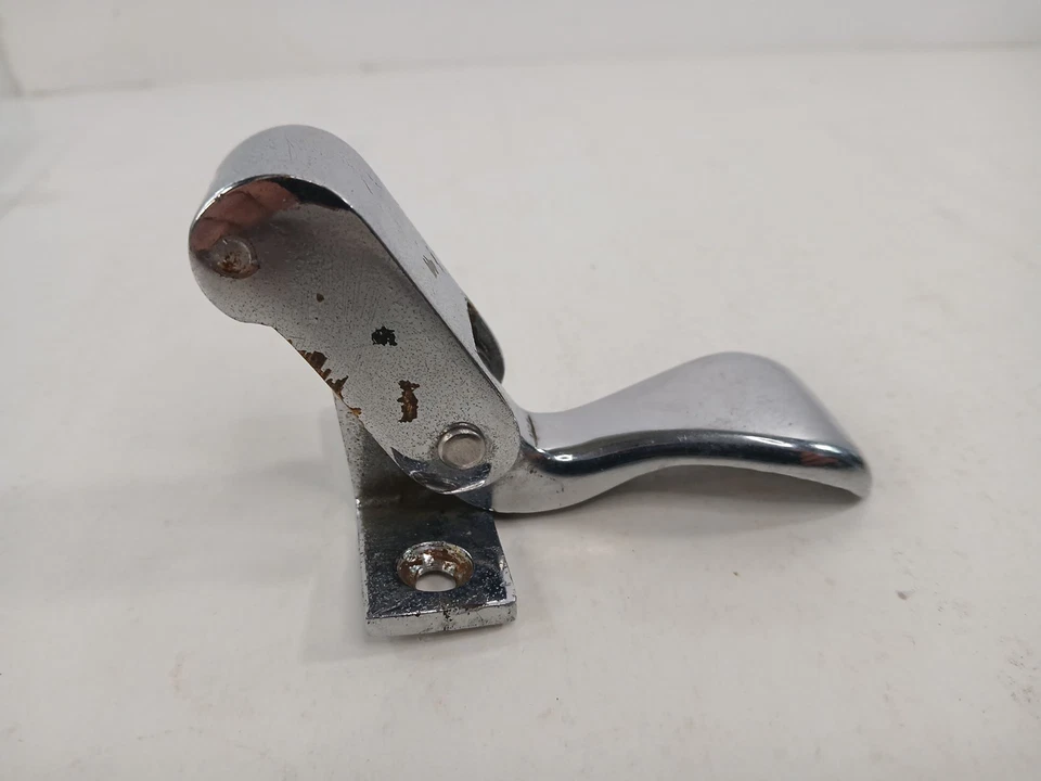 Abrazadera central del capó superior convertible Jaguar XK120 54-54, XK140 54-57 Foto 2 de 4