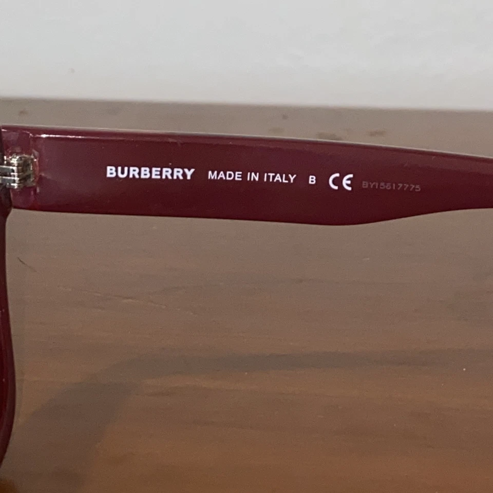 Auténticas gafas de sol Burberry B 4277 3760/3H cuadradas borgoña lentes grises 54 mm Foto 4 de 4