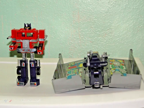 G1  OPTIMUS PRIME HASBRO/TAKARA 1980-1982 INCOMPLETE