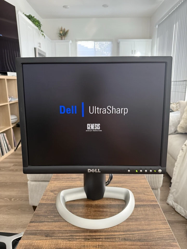 Dell UltraSharp Retro 4:3 LCD Monitor - Model: 2001FP - Image 2 of 4