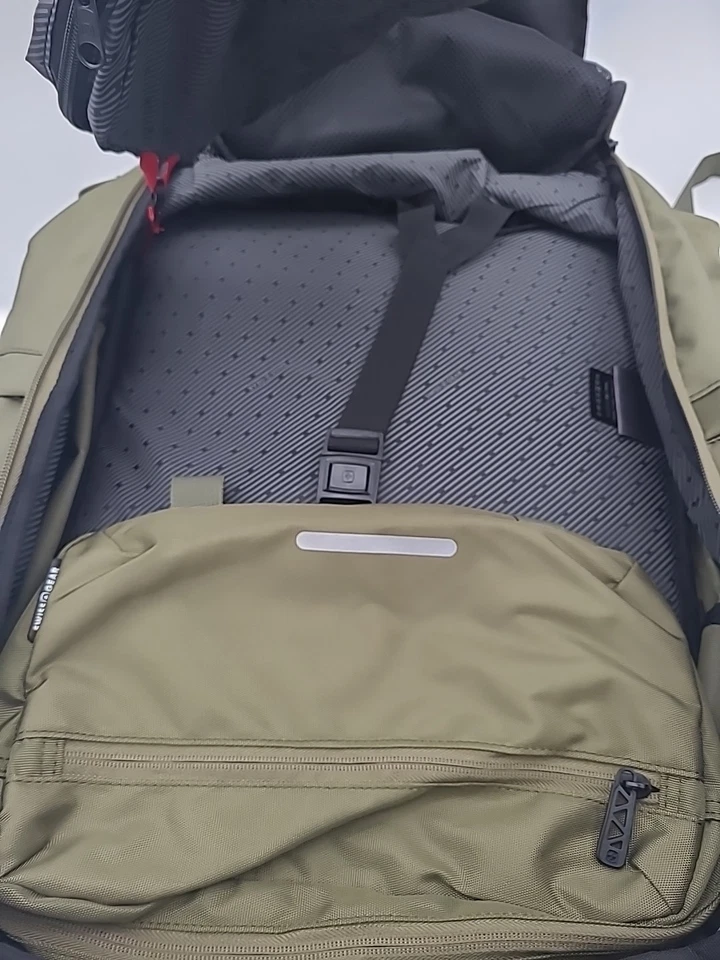 Swiss Gear Hitch 22" Travel Backpack 5220 Olive Branch Laptop Weekender New See - Image 4 of 4