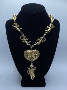 Moschino Vintage Gold Tone Cherub Link Pendant Necklace 127.82g