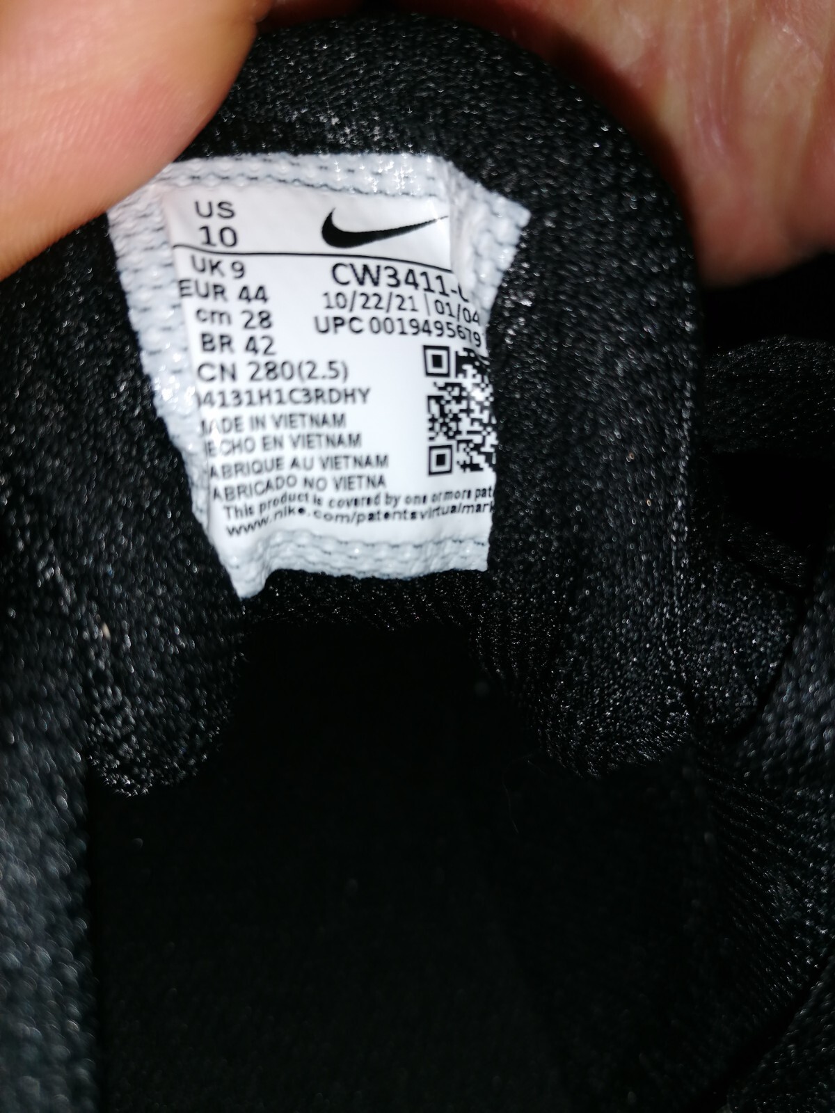 Mens Nike Downshifter 11 trainers, odd sizing, Left UK 9, Right UK 8