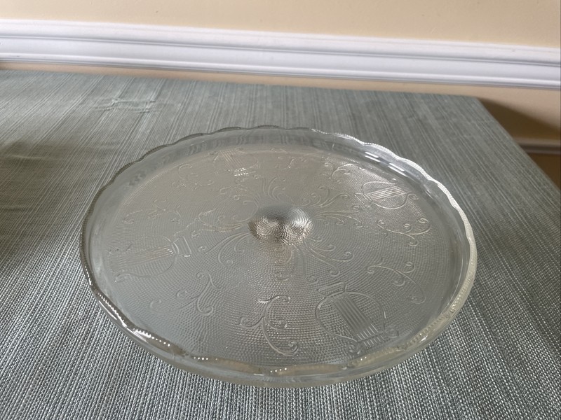 VERY VINTAGE JEANNETTE Co. Glass Pedestal Cake Stand w/Etched Music Harps/Lyres