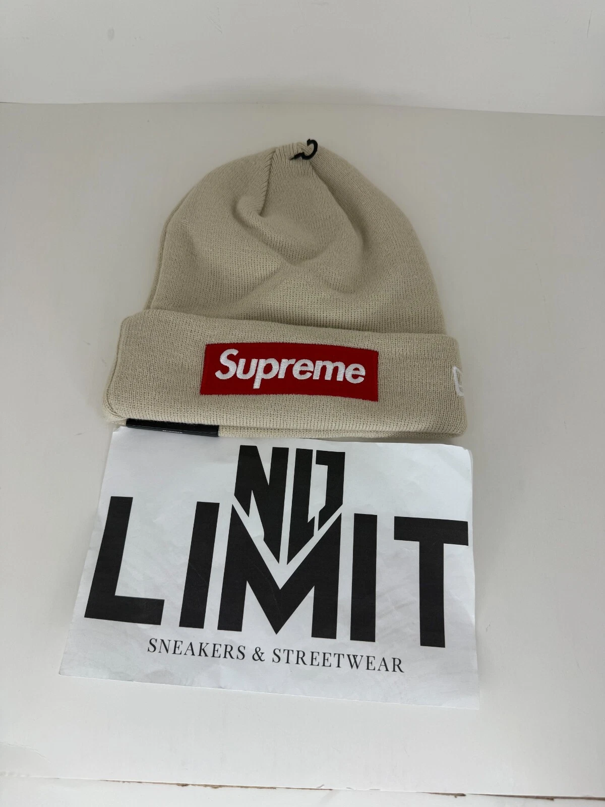 NEUF Supreme New Era Box Logo Beanie Stone ENVOI RAPIDE