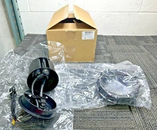 Volkswagen VW 7P6198970B Touareg Diesel Exhaust Fluid DEF Pump 2011-2016 OEM