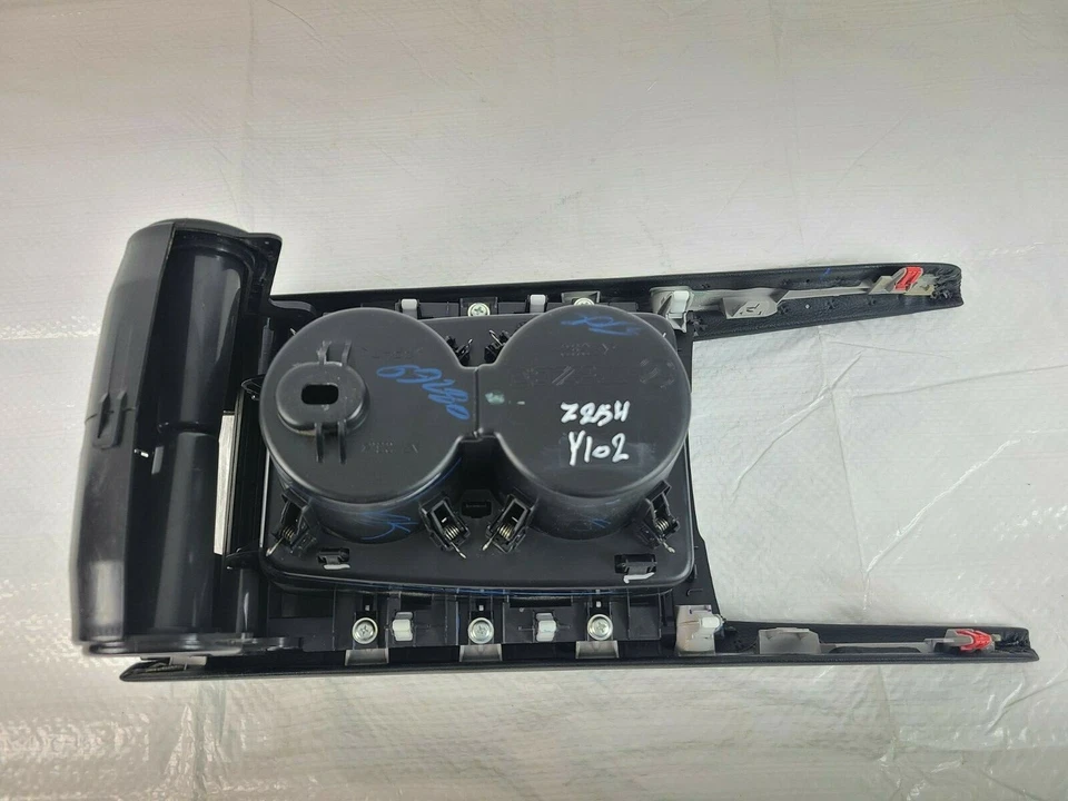 2018 Mazda 3 Center Console Cup Holder OEM - Imagem 4 de 4