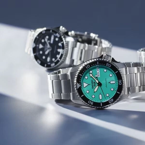 Seiko 5 Sports SKX Style 38mm SBSA225 Men's Watch - Mechanized for Durability