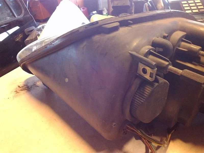 CAMBIOCOR 2002 Headlamp Assembly 178529 - Image 4 of 4