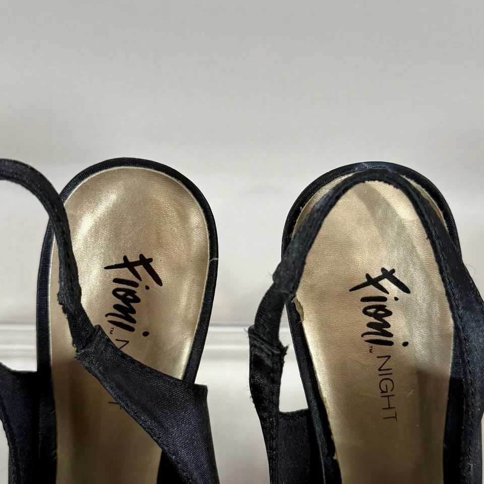 Tacones de aguja para mujer negros satinados Fioni noche punta abierta con arco 4" tacón talla 8,5 Foto 3 de 4