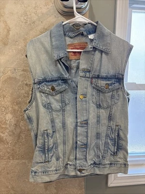 levis denim vest mens - Image 1 of 4
