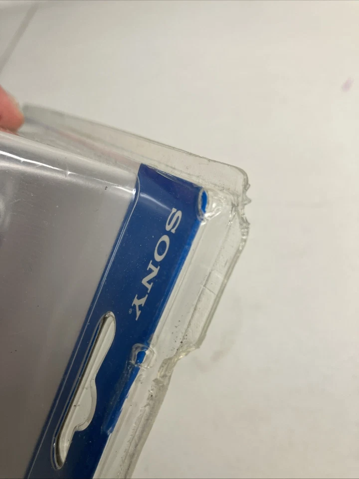 Sony PSP Headphones with Remote Control for 2000/3000 Series (PSP-S140U) - Image 4 of 4