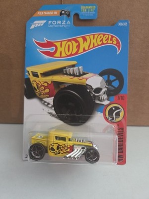 Hot Wheels 2017 Daredevils 7/10 Forza Motorsport Bone Shaker in Yellow