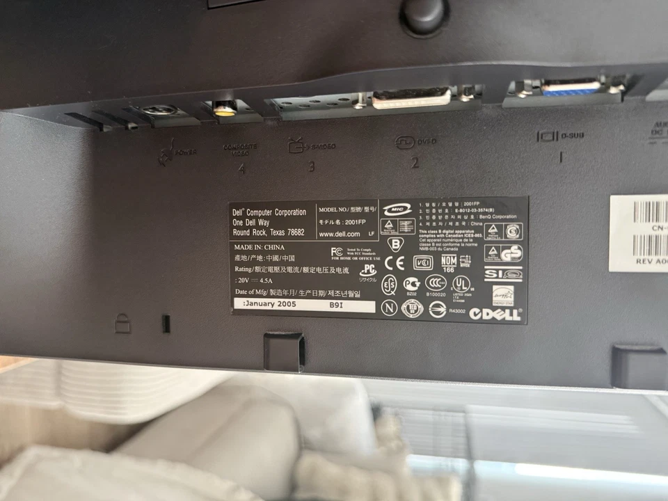 Dell UltraSharp Retro 4:3 LCD Monitor - Model: 2001FP - Image 4 of 4