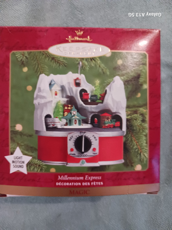Hallmark QLX7364 Millennium Express Train Magic Light Motion & Sound Orn. NEW